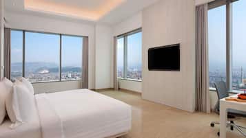 Grand Suite, Multiple Beds | In-room safe, free WiFi, bed sheets