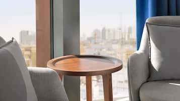 Privilege - Premium-rum - 1 kingsize-säng | Sängtillbehör av högsta kvalitet, duntäcken, bäddmadrasser och minibar