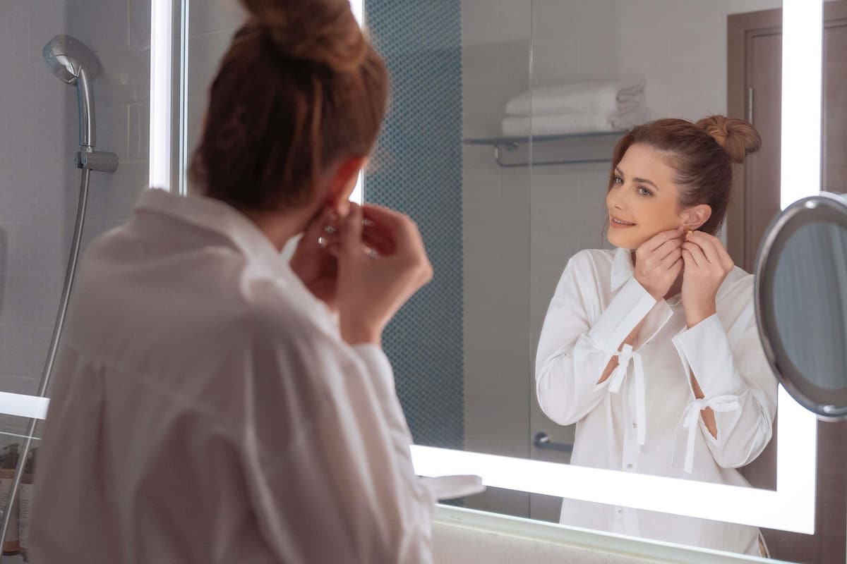 Premium bedding, down comforters, pillowtop beds, minibar