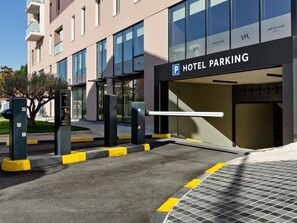 Unclassified image, 4 of 74, button - Mercure Tirana (Tirana)