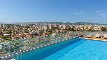Piscina externa sazonal