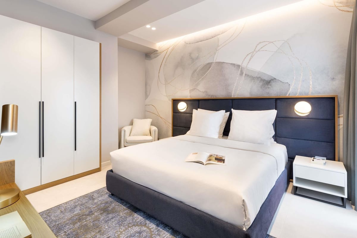 Privilege, Kamer, 1 kingsize bed, balkon | Luxe beddengoed, een minibar, een kluis op de kamer