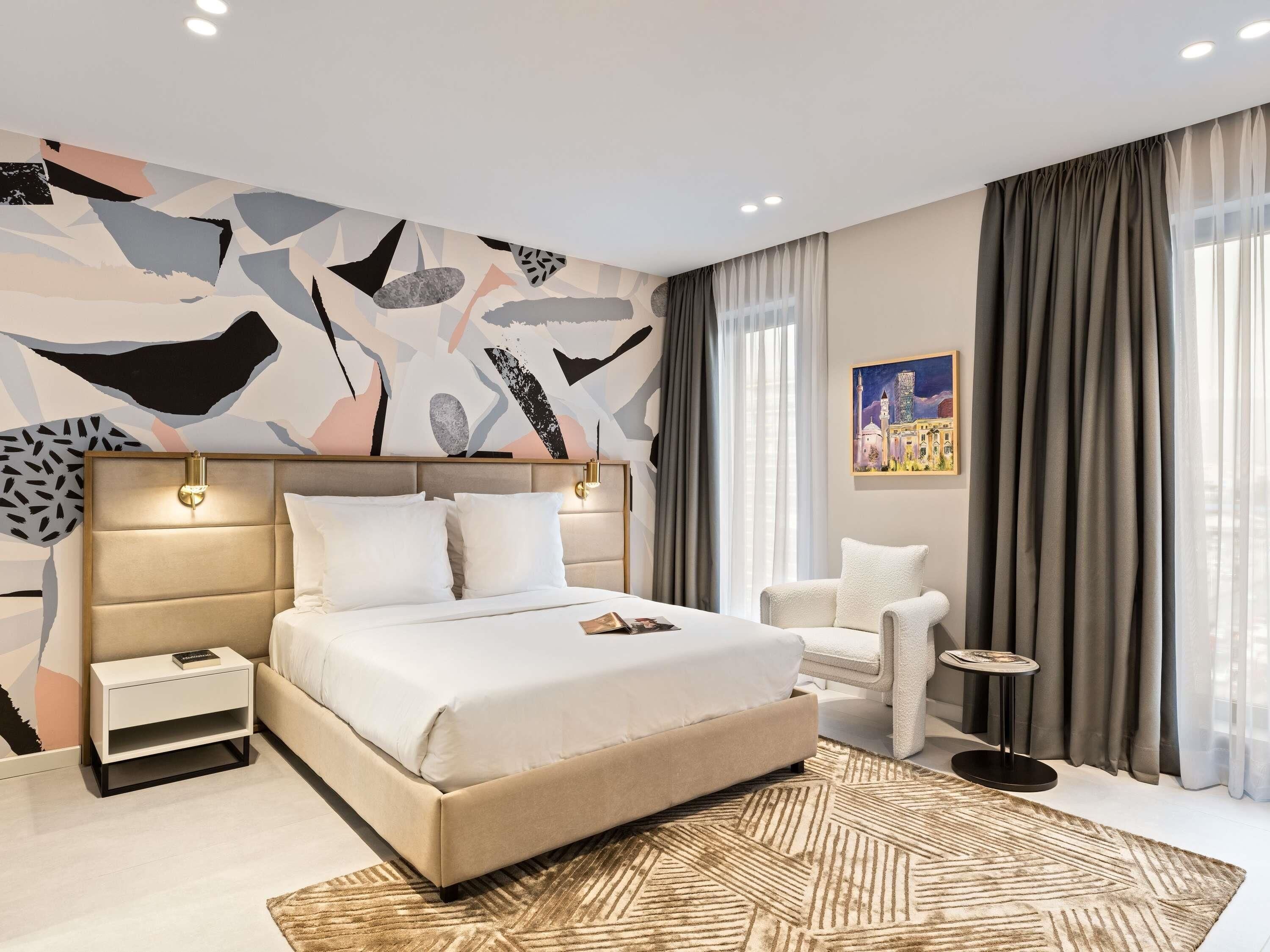 Superior kamer, 1 queensize bed | Luxe beddengoed, een minibar, een kluis op de kamer