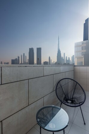 Studio | Internet - Silkhaus Burj Khalifa View Spacious Burj Daman (Dubai)