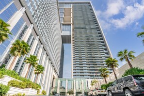 Studio | Internet - Silkhaus Cozy Studio In Difc Burj Khalifa View (Dubai)