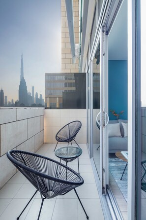 Studio | Internet - Silkhaus Stylish Burj Khalifa View Balcony Difc (Dubai)