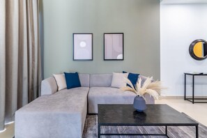 Apartment, Accessible - Silkhaus Spacious 1BR in Downtown Pool View (Dubai)