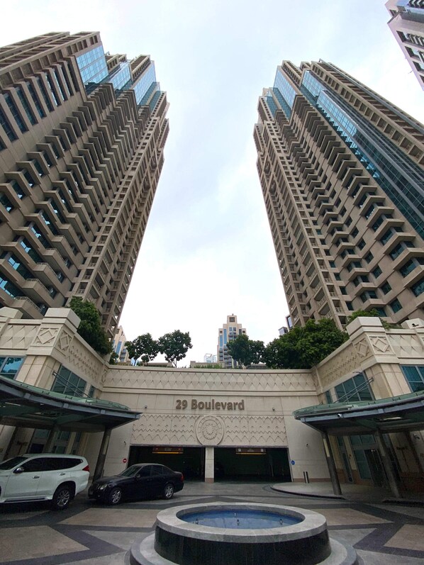 Studio | Internet - Silkhaus Near Burj Khalifa Prime Studio Downtown (Dubai)