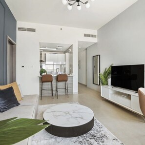 Apartment - Silkhaus Sea View Great Location With Gym Pool (Abu Dhabi)