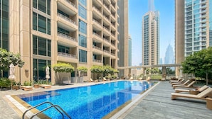 Unclassified image, 5 of 19, button - Silkhaus Spacious Boulevard Central Gym Pool (Dubai)