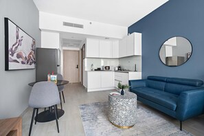 Internet - Silkhaus New Large Furnished Studio in Luma21 (Dubai)