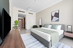 Studio, Accessible | Internet - Silkhaus Chic Kitchen Pool Gym Art Gardens (Dubai)