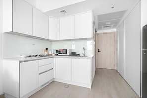 Studio | Internet - Silkhaus Modern Building With Pool Large Studio (Dubai)