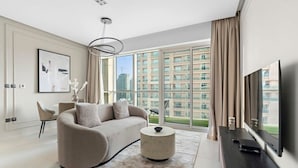 House, Accessible - Silkhaus Chic in West Avenue Pool Gym Access (Dubai)
