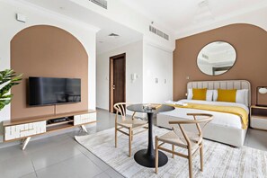 Room - Silkhaus Aesthetic Pool Gym Art Gardens (Dubai)