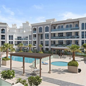 Studio, Accessible | High-speed internet - Silkhaus Modern In-house Kitchen Pool Art Gardens (Dubai)