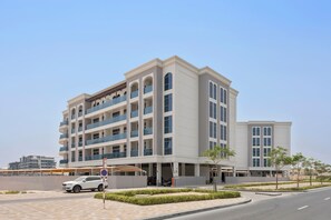 Studio, Accessible - Spacious Studio in Art Gardens Gym Pool (Dubai)