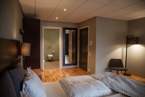 Habitación familiar | 1 habitación, escritorio y espacio para trabajar con laptop 