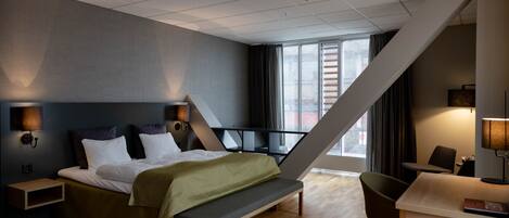 1 Schlafzimmer, Schreibtisch, laptopgeeigneter Arbeitsplatz