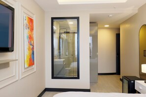 Habitación estándar doble, 1 cama doble | Escritorio, sistema de insonorización, tabla de planchar con plancha