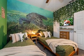4 bedrooms, iron/ironing board, WiFi, bed sheets