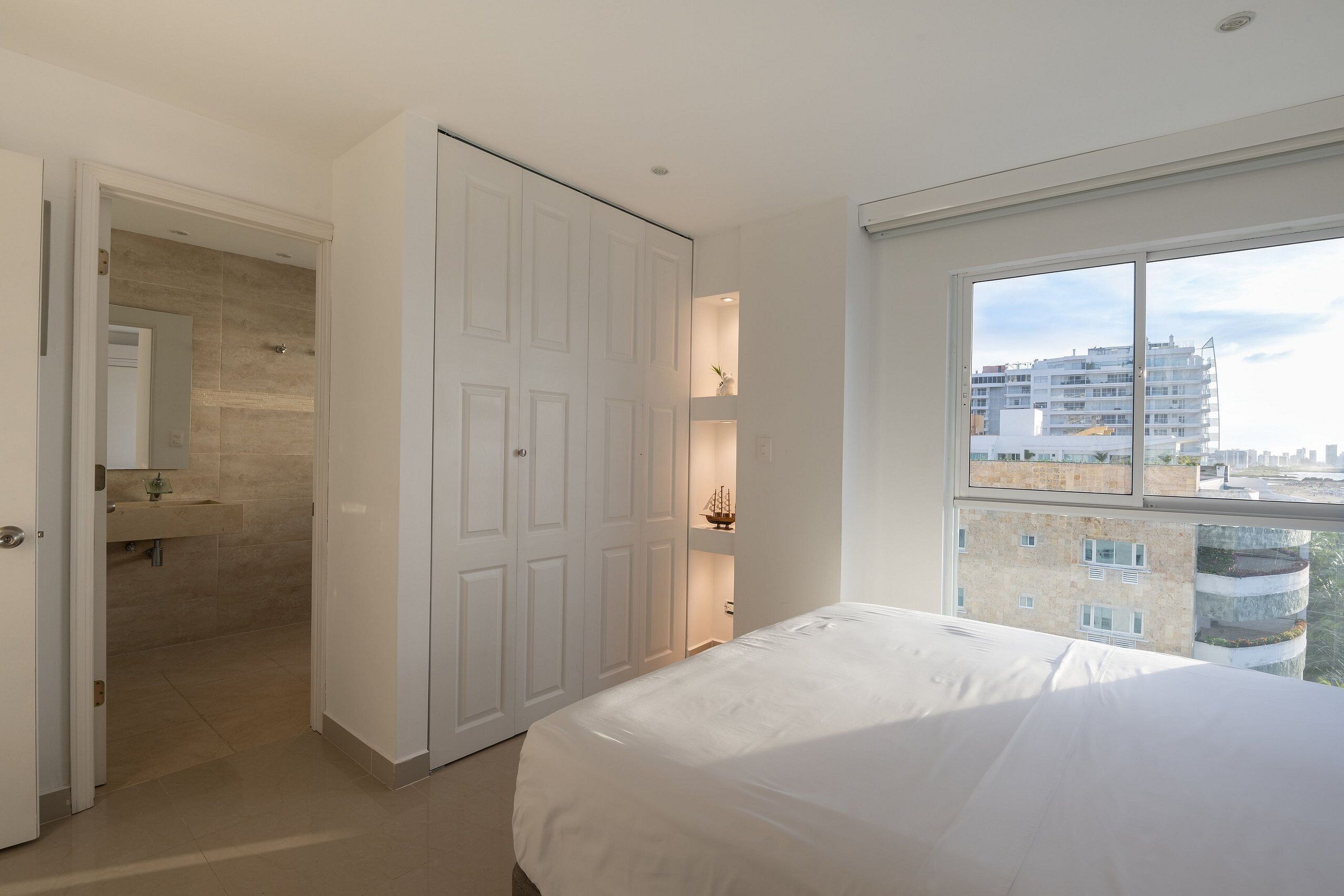 2 bedrooms, iron/ironing board, Internet, bed sheets