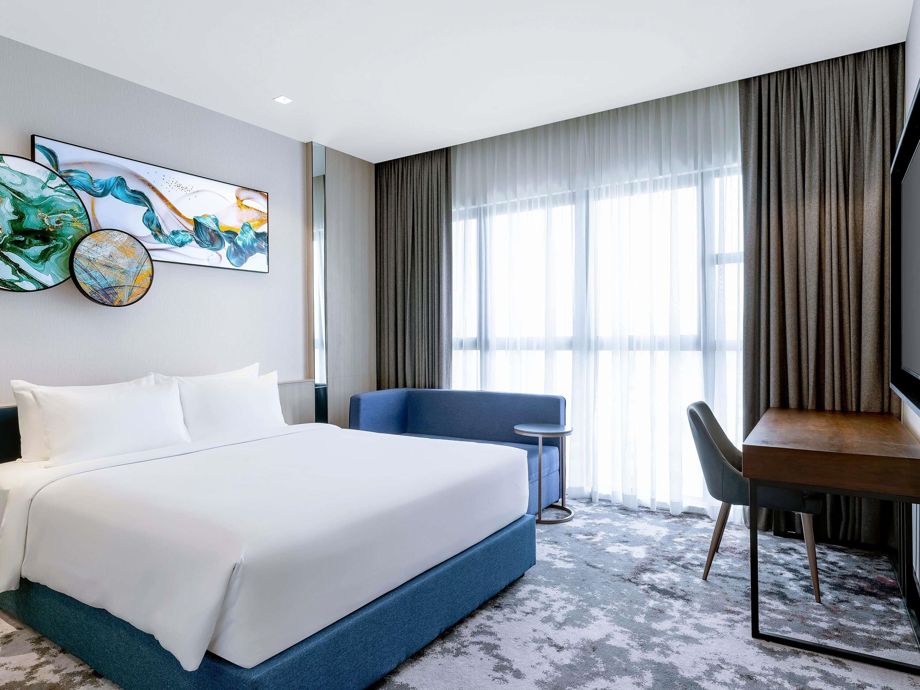 Suite, 1 King Bed | In-room safe, soundproofing, free WiFi, bed sheets