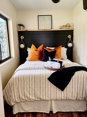 1 habitación, tabla de planchar con plancha, wifi gratis y ropa de cama 