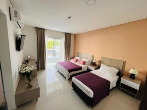 Tremannsrom – standard | Skrivebord, lydisolert, wi-fi (inkludert) og sengetøy