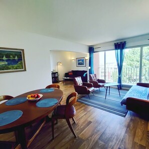TV - Spacious apartment near the sea (Arcachon)