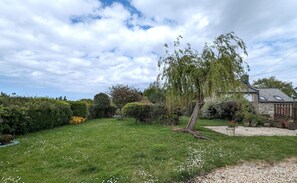 Property grounds - Rare pearl with garden facing the sea (Saint-Coulomb)