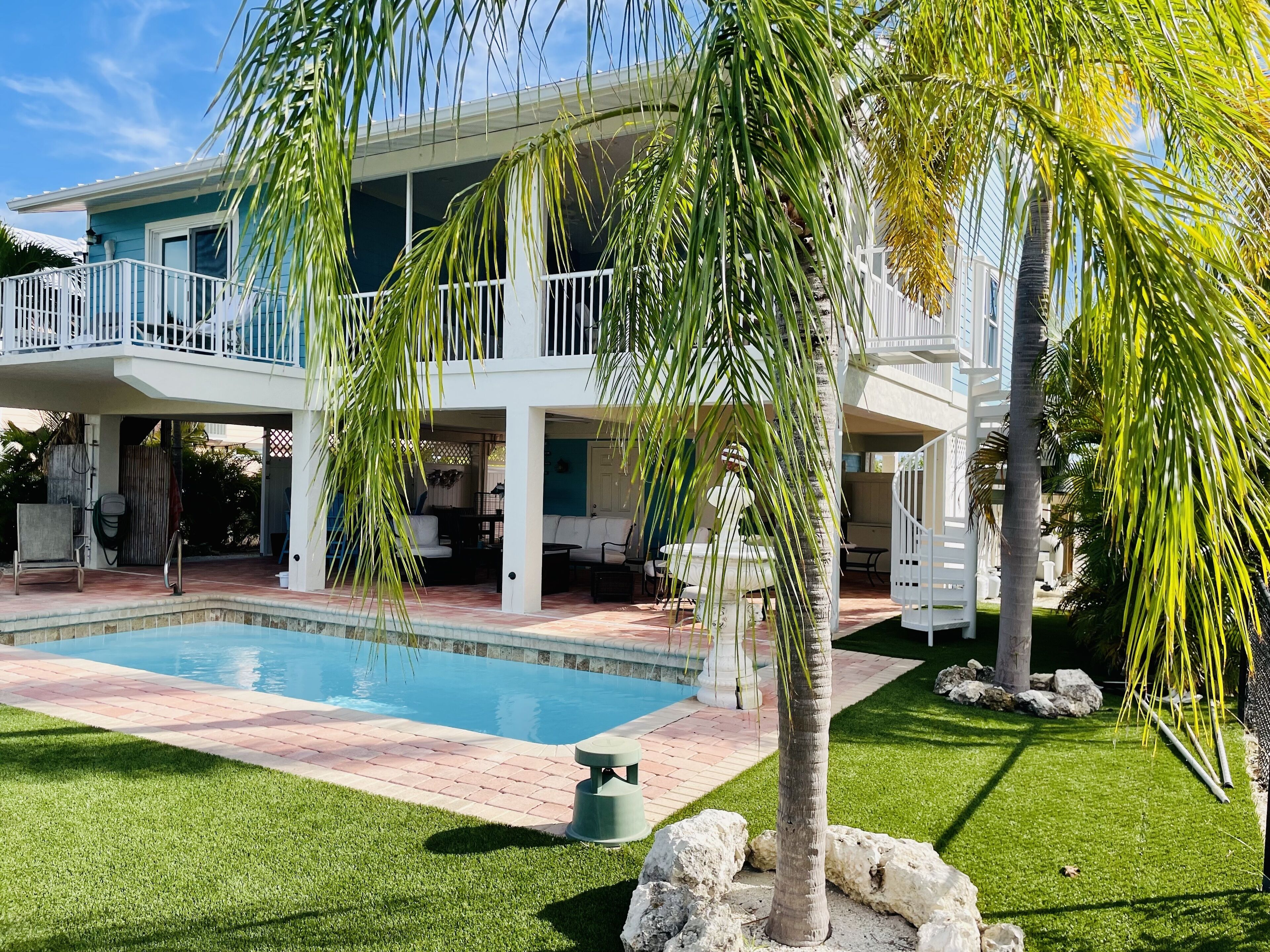 Canal front pool home. Ocean side of Big Pine. Open water views.