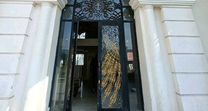 Shree Ji Dhaam is beautifully designed in the heart of Vrindavan
