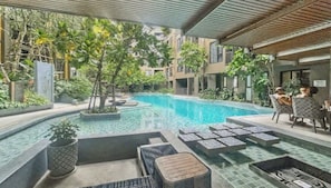 Pool - The Base - New Studio Great location, shared Pool (Tambon Wichit)