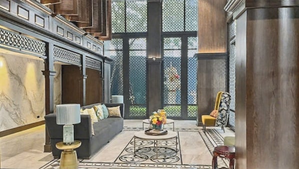 Interior - The Base - New Studio Great location, shared Pool (Tambon Wichit)