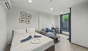 1 bedroom, iron/ironing board, WiFi, bed sheets - The Base - New Studio Great location, shared Pool (Tambon Wichit)