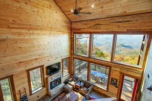 Smart TV, fireplace, stereo