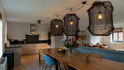 Wellness 8p - Four Bedroom Villa, Sleeps 8