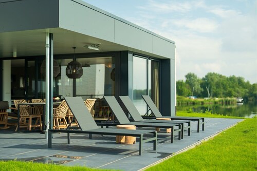 Premium Island 6p - Three Bedroom Villa, Sleeps 6