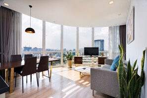 2 BEDROOMS APARTMENT | Desk, laptop workspace, blackout curtains, soundproofing - Tracy Ben Thanh Tower (Ho Chi Minh City)