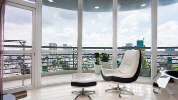 3 BEDROOMS APARTMENT | Living area
