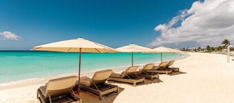 Infinity at Sheriva Villas /Ocean-view with 2 pools, 2 Jacuzzis/5-Star Service

