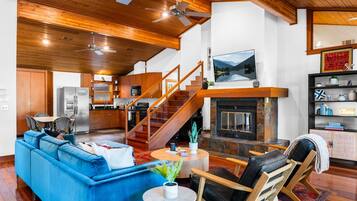 Smart TV, DVD player, video library