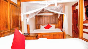 Twin Room | Desk, free WiFi