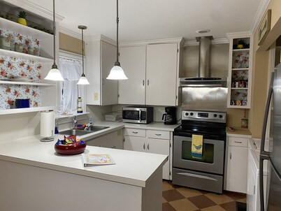 Spacious Garage Apt near downtown Carthage, walking distance to shops & eateries