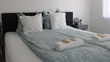 2 Schlafzimmer, Schreibtisch, Bügeleisen/Bügelbrett, kostenloses WLAN