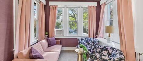 Smart TV, fireplace, video games, books