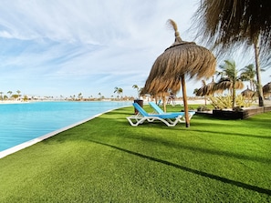 Property grounds - Santa Rosalia Apartment with pool views (Torre Pacheco)