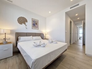 3 chambres, fer et planche à repasser, accès au Wi-Fi (inclus)