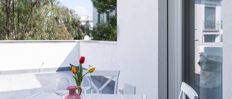 Klassiek appartement | Terras